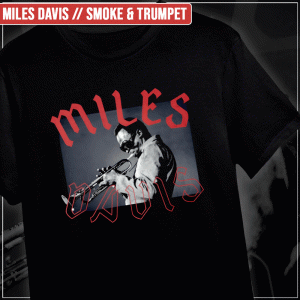 Remera "Miles Davis: Smoke & Trumpet"